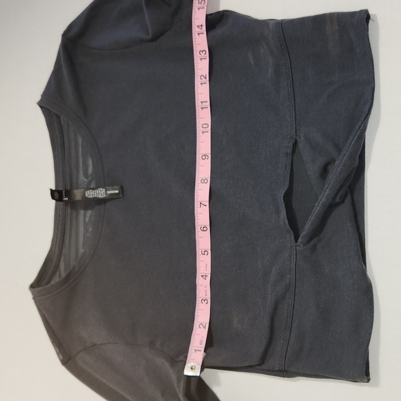 Victoria Sport Grey Long Sleeve Sheer Back Twist Front Cutout Crop Sports Top - Picture 10 of 13